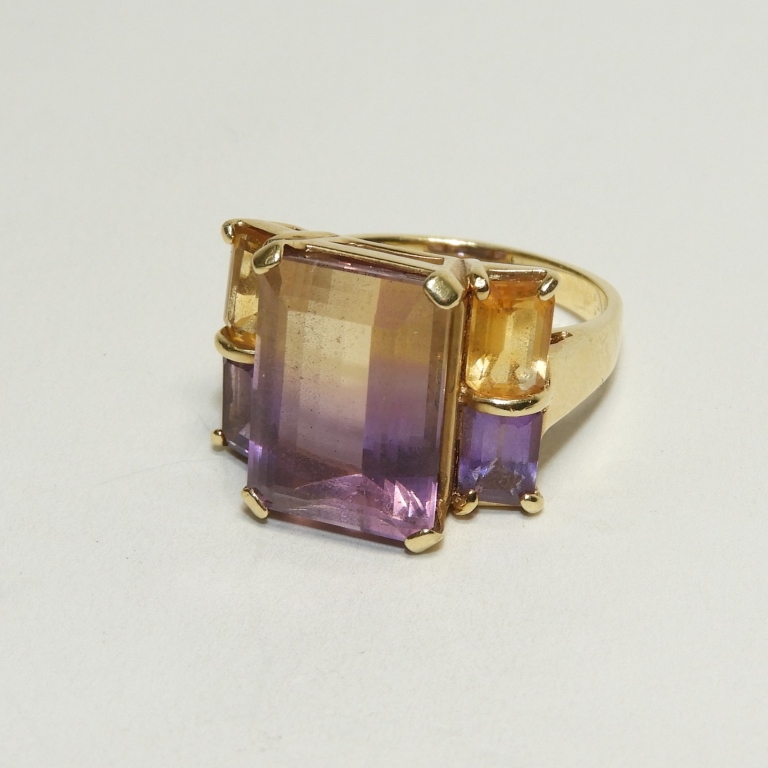 Appraisal: AMETRINE AMETHYST CITRINE K GOLD COCKTAIL RING th CenturyProng and