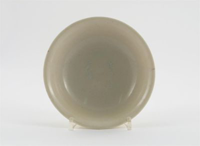 Appraisal: A Chinese blanc de Chine bowl the centre incised with