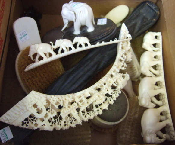 Appraisal: A quantity of ivory and bone collectables including a small