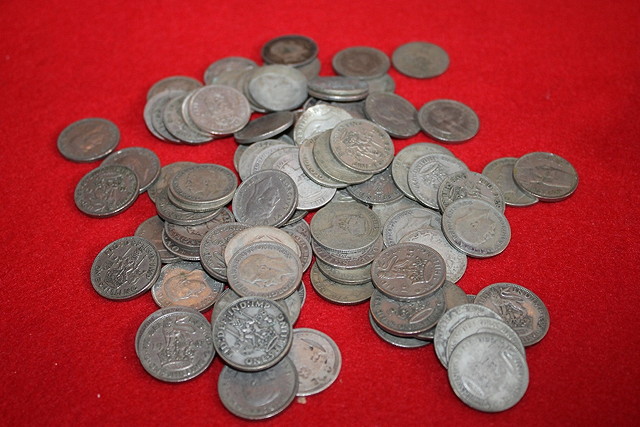 Appraisal: A LARGE COLLECTION OF PRE DECIMAL COINAGE including some pre