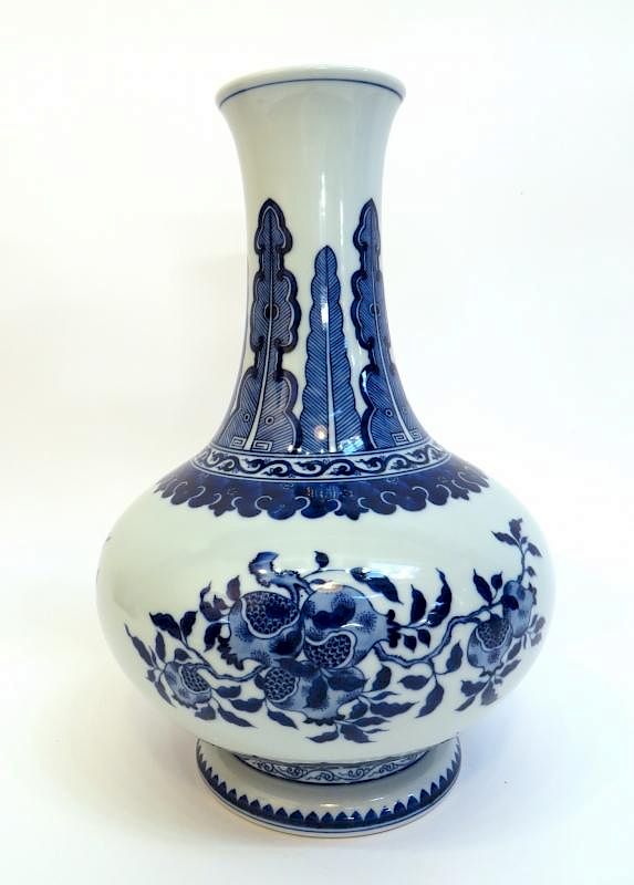 Appraisal: Chinese Porcelain Vase Chinese Porcelain Vase Description in the baluster