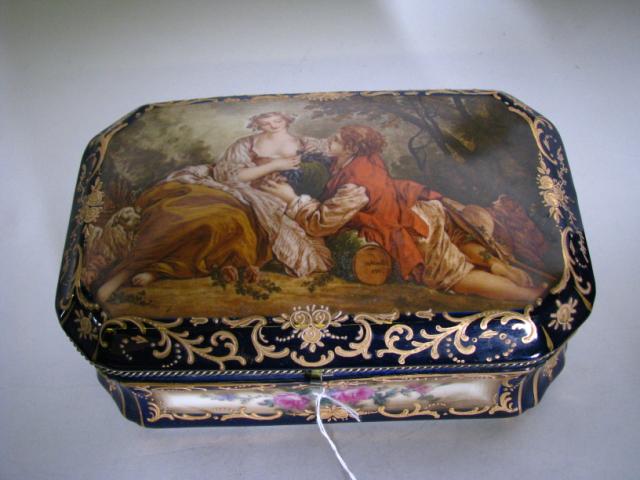 Appraisal: Cobalt decorated porcelain dresser box with hinged lid depicting a