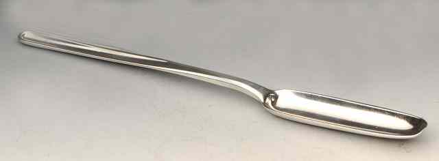 Appraisal: A GEORGE III SILVER MARROW SCOOP crested verso long London