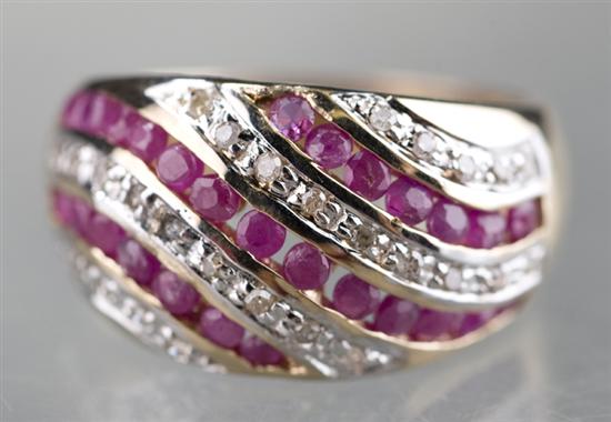 Appraisal: KT yellow gold lady's ruby and white sapphire ring Ring