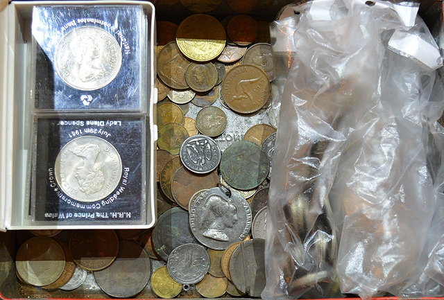 Appraisal: A collection of LSD silver and bronze coinageincluding florins shillings