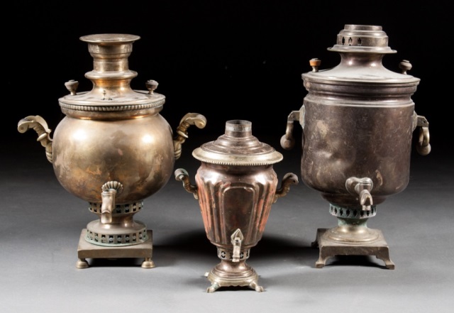 Appraisal: Three brass samovars early th century in H of tallest