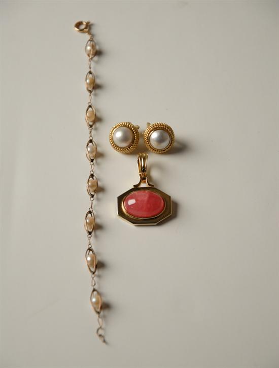 Appraisal: Yellow Metal Pendant Slide Set with Pink Rhodochrosite Pearl Bracelet