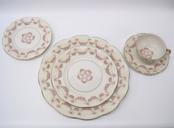 Appraisal: THEODORE HAVILAND NEW YORK FINE CHINA SET c in the