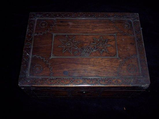 Appraisal: A th Century rosewood and brass inlaid travelling toilet box