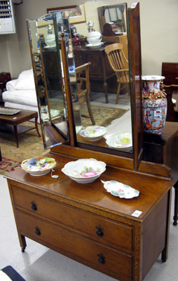 Appraisal: OAK DRESSER WITH MIRRORS English early th century The low