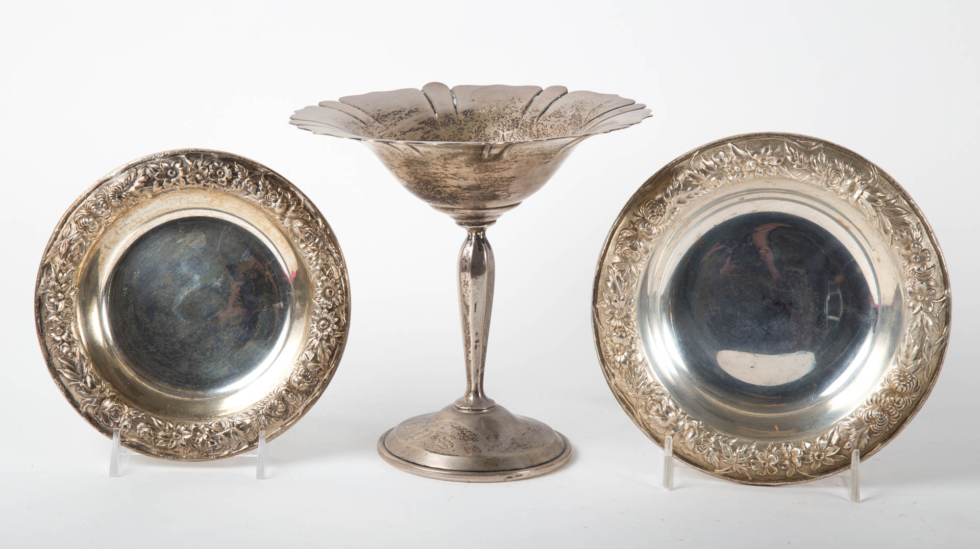 Appraisal: Three American sterling silver table articles including two Kirk bowls