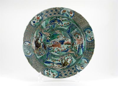 Appraisal: A large Chinese famille verte dish painted with five panels