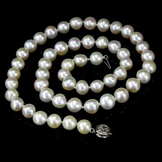 Appraisal: Vintage Fresh Water Pearl Necklace with Karat White Gold Clasp