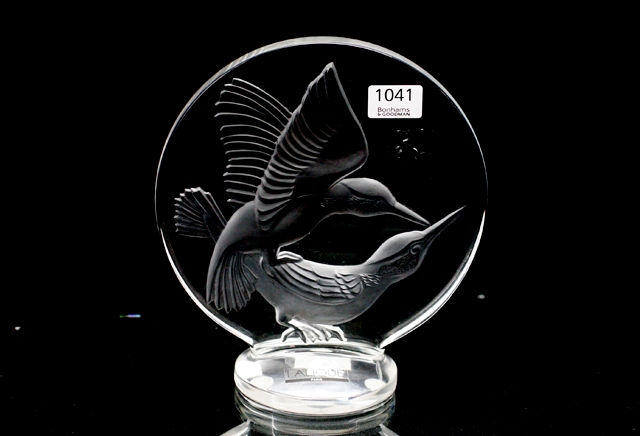 Appraisal: A Lalique circular glass panel depicting birds with original box