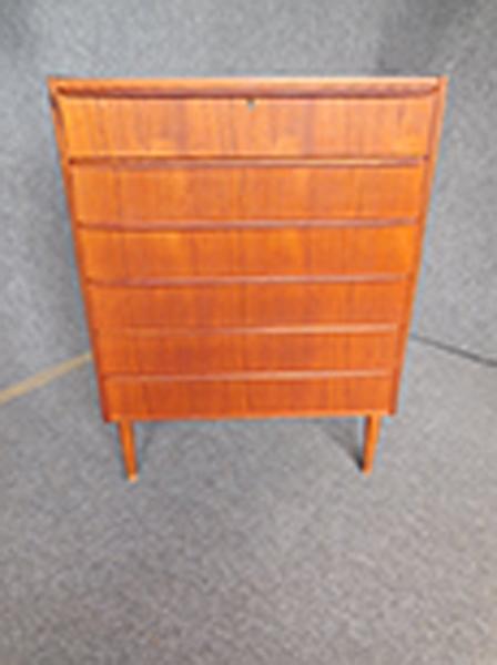 Appraisal: DANISH TEAK SIX-DRAWER CHEST x x cm