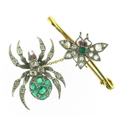 Appraisal: A gem set spider and fly brooch Both creatures are