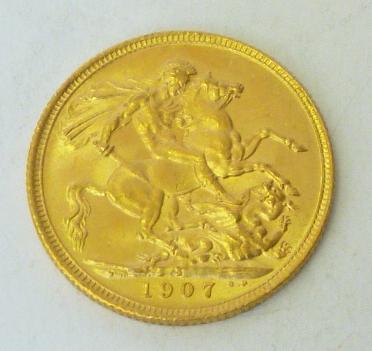 Appraisal: AN EDWARD VII GOLD SOVEREIGN