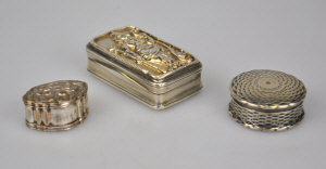 Appraisal: An Indian white metal snuff box the hinged lid chased