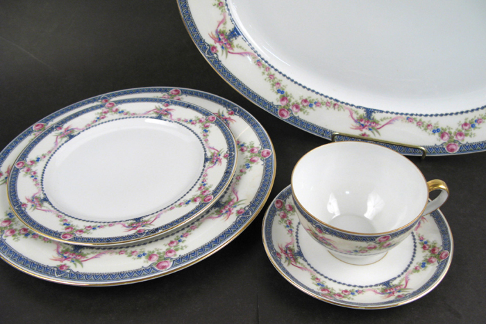 Appraisal: A ROYAL BAYREUTH FINE CHINA SET pieces in the Rosemont