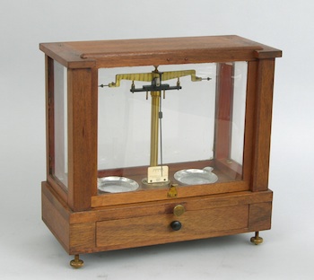 Appraisal: A Cased Scientific Scale by Seederer Kohnbausch Inc A wood