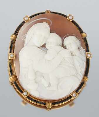 Appraisal: A Large Carved Shell Cameo After Rafael's Madonna Yellow gold