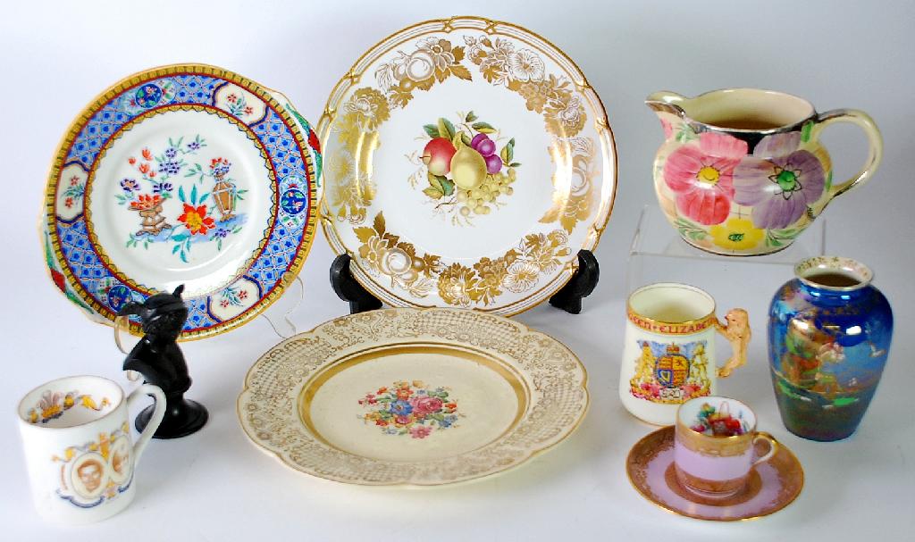 Appraisal: TWELVE VARIOUS CHINESE CABINET PLATES small Crown Devon lustre VASE