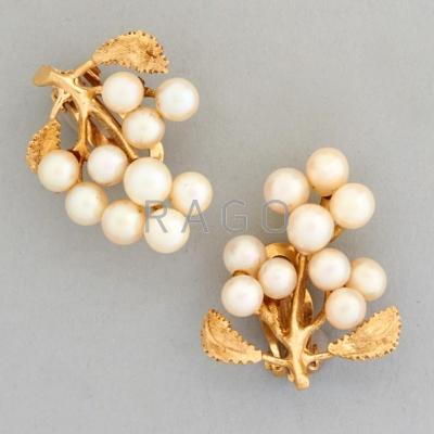 Appraisal: K GOLD PEARL GRAPE CLUSTER EAR CLIPS ca Japanese cultured