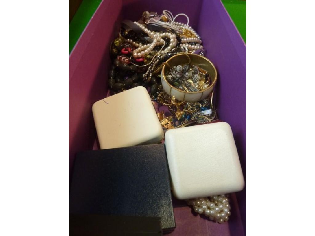 Appraisal: A mixed collection of costume jewellery necklaces bracelets rings etc