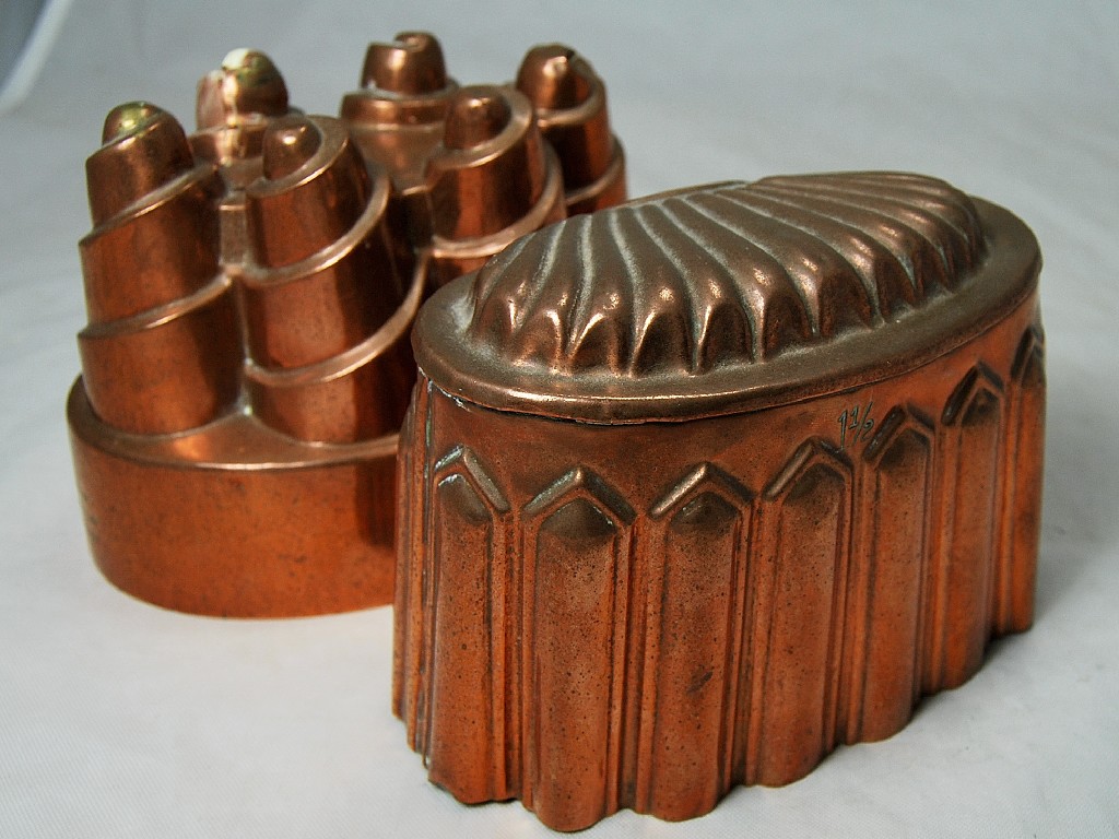 Appraisal: A th century oval copper jelly mould having six spiral