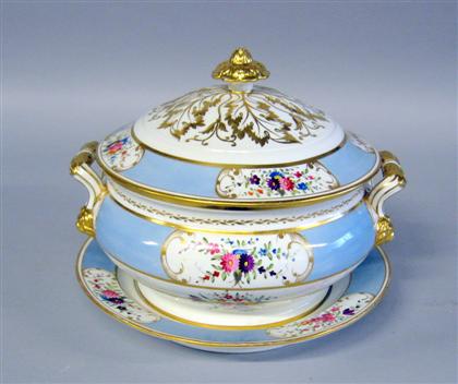 Appraisal: Chamberlain's Worcester porcelain tureen and stand early th century