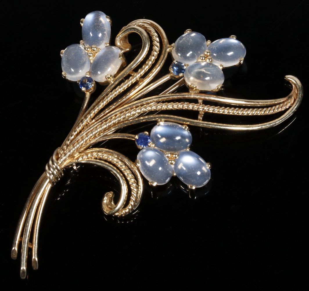 Appraisal: BROOCH K Yellow Gold in floral spray design set with