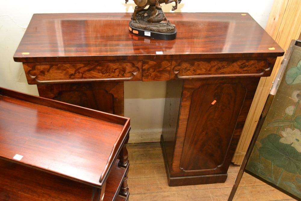 Appraisal: A VICTORIAN MAHOGANY TWIN PEDESTAL SIDEBOARD A VICTORIAN MAHOGANY TWIN