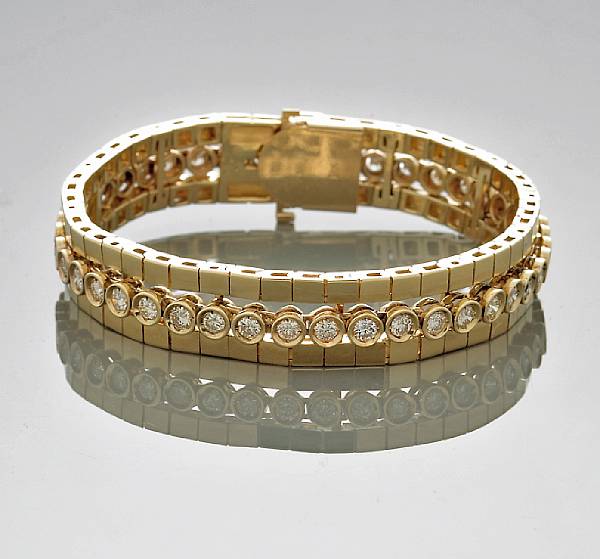 Appraisal: A diamond bracelet estimated total diamond weight carats mounted in