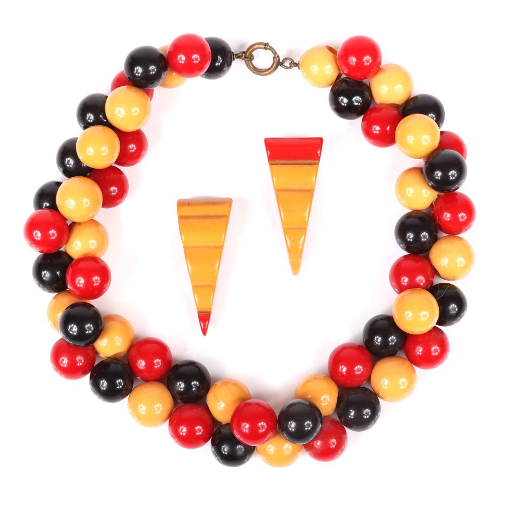 Appraisal: BAKELITE VINTAGE TRI-COLOR RED CUSTARD AND BROWN CHUNKY ATOMIC BEAD