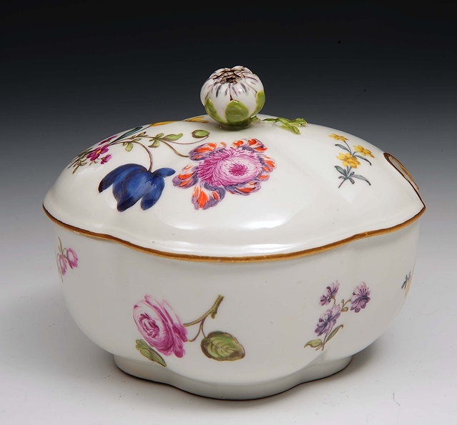 Appraisal: An th Century Meissen tureen and covercirca lobed oval shape