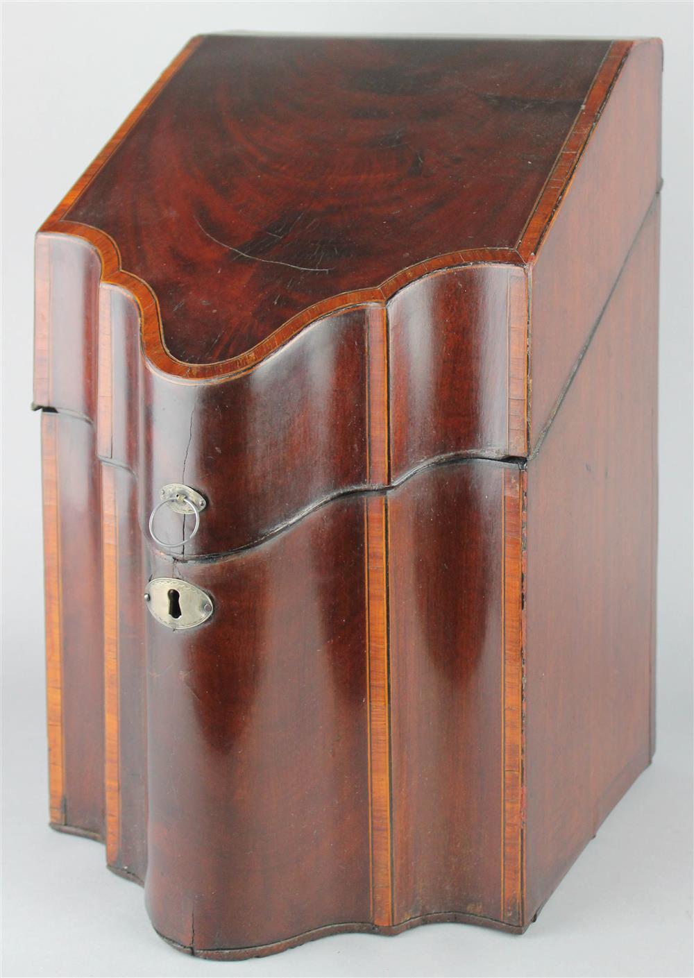 Appraisal: GEORGE III MAHOGANY KNIFE BOX early th C the sloped