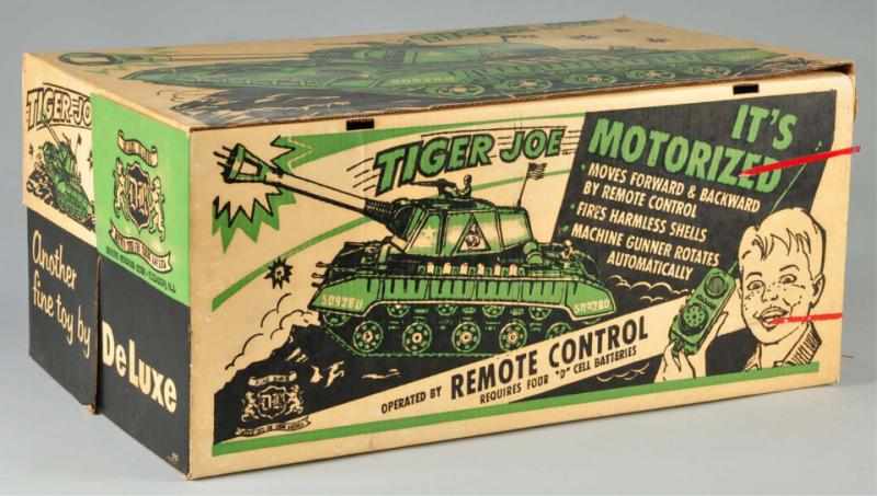 Appraisal: DeLuxe Reading Tiger Joe Tank Battery-Op Toy Description Circa s