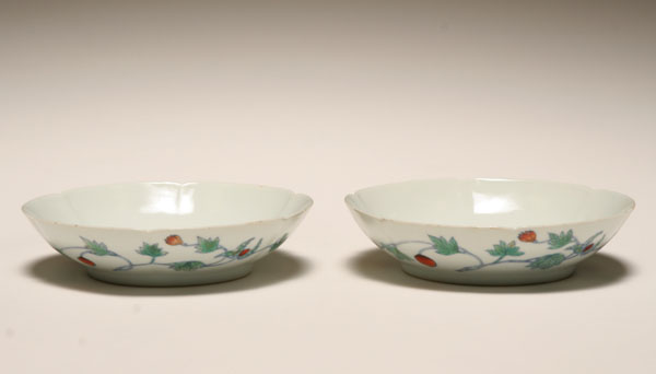 Appraisal: Pair Chinese th century porcelain bowls the exterior decorated with