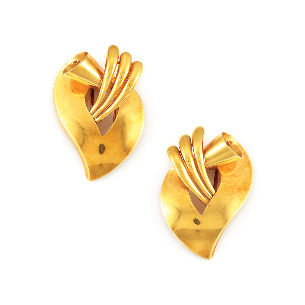 Appraisal: Two Retro Gold Clip Brooches kt ap dwt