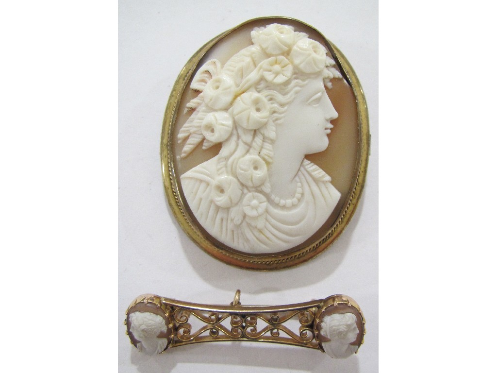 Appraisal: Lot comprising a double cameo bar brooch and a large