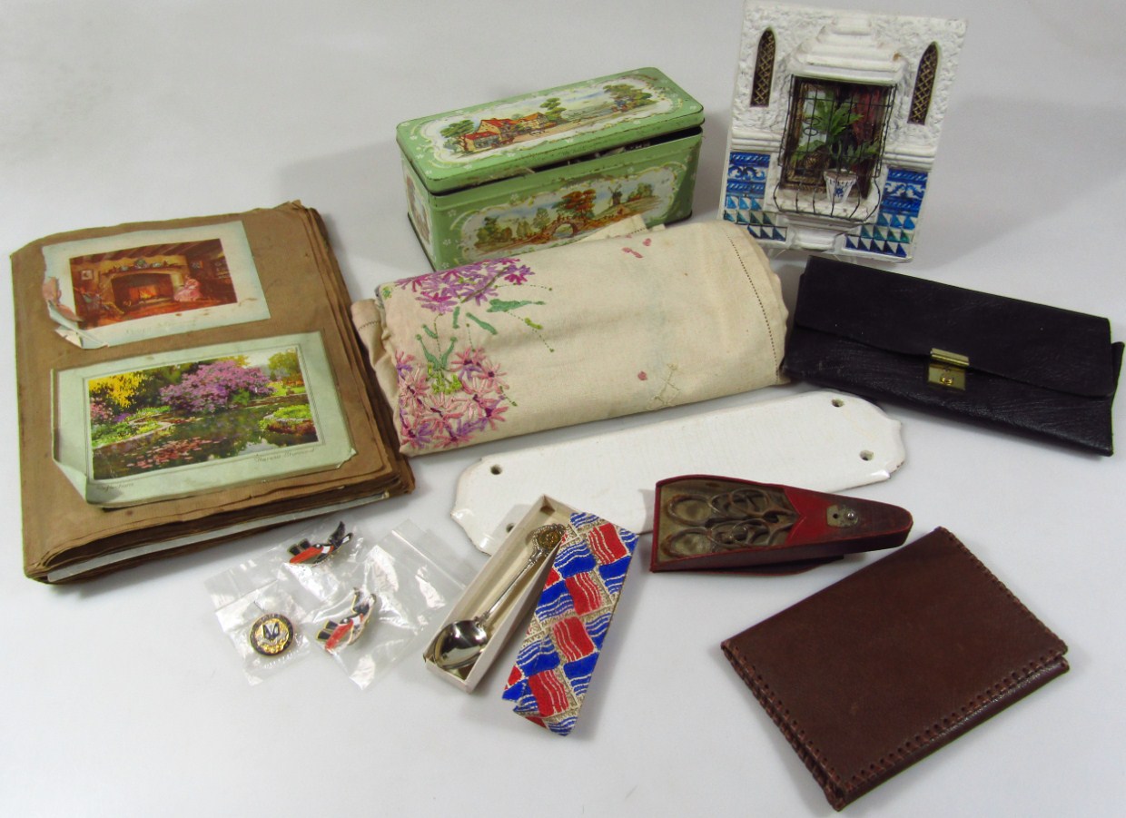 Appraisal: Various bygones collectables etc to include a Victorian scrapbook Guinness