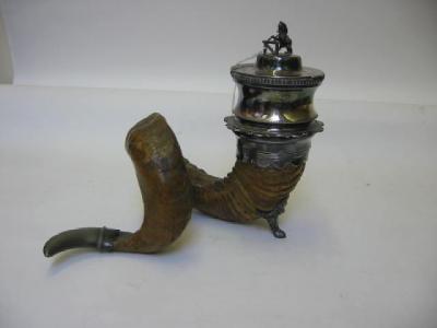 Appraisal: A VICTORIAN HORN SNUFF MULL the hinged lid with horse