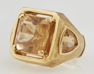 Appraisal: Man's K Yellow Gold Dinner Ring with an approxi Man's