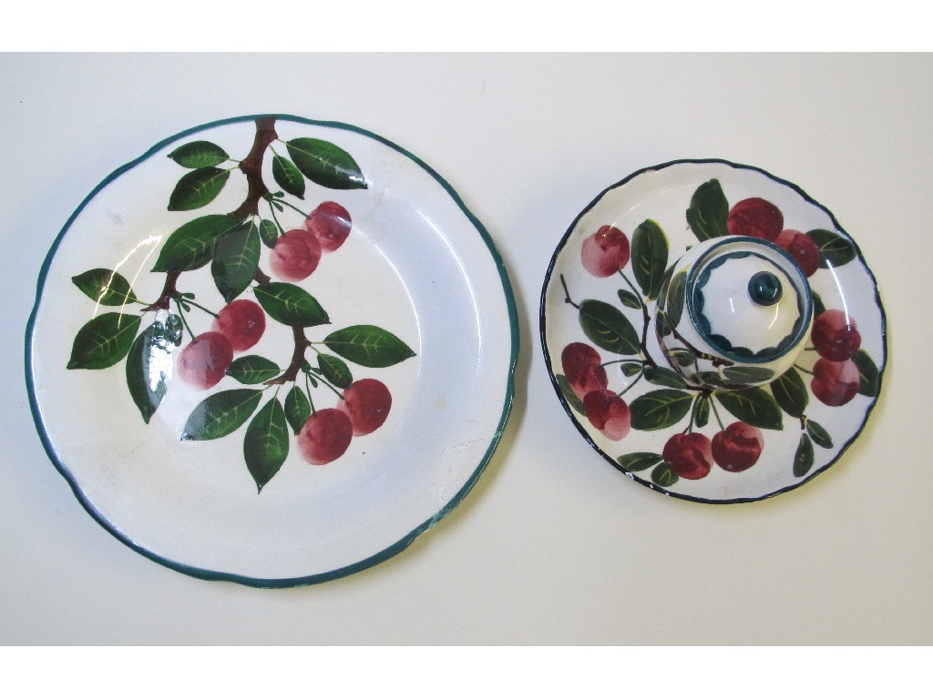 Appraisal: A Wemyss Ware Gordon dessert plate painted with cherries repaired