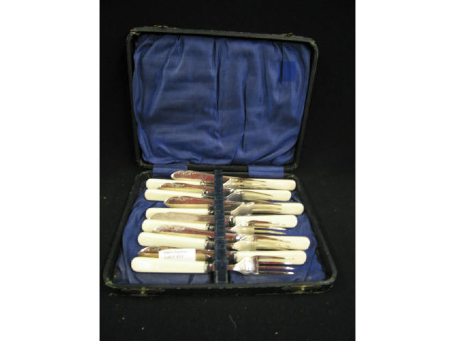 Appraisal: English Silverplate Fish or Breakfast Set forks knives original box