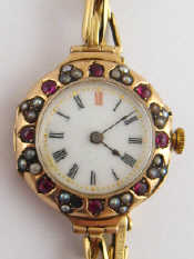 Appraisal: A hallmarked carat gold Lady's wristwatch London import the bezel