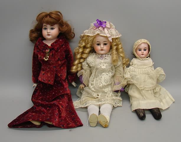 Appraisal: Lot of shoulderhead dolls AM DEP Blue sleep eyes open