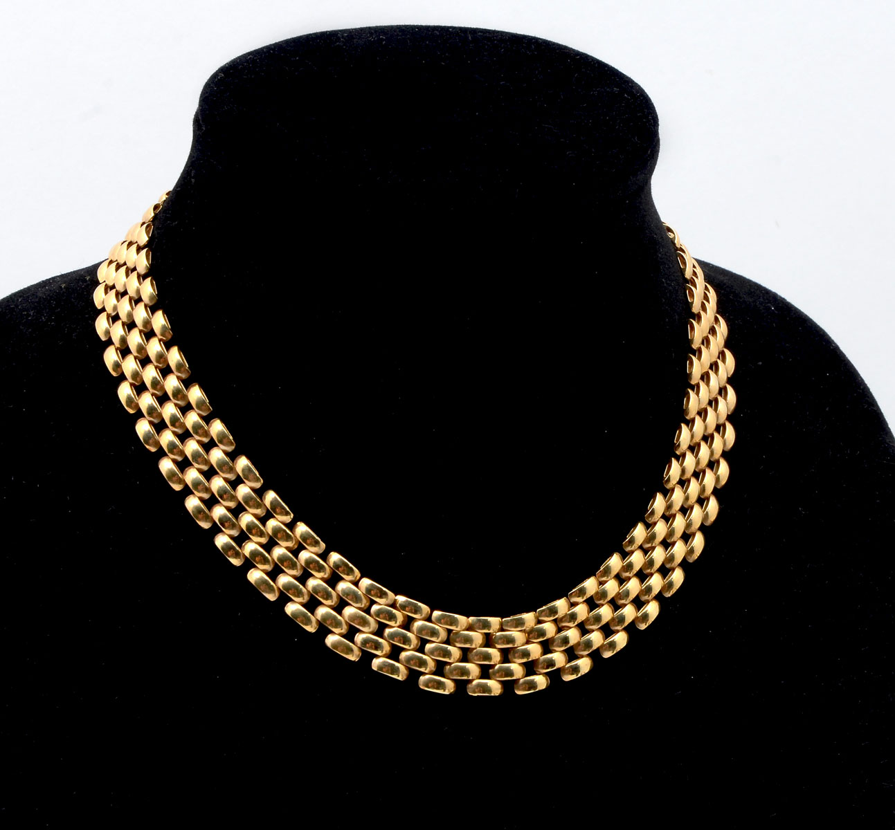 Appraisal: K ITALIAN GOLD MESH NECKLACE '' yellow gold necklace is