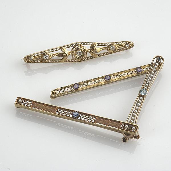 Appraisal: ART DECO GOLD BAR PINS Four pieces include k pins