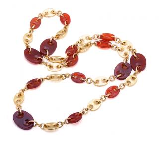 Appraisal: A CARNELIAN AND KARAT YELLOW GOLD CHAIN NECKLACE Hand-cut carnelians